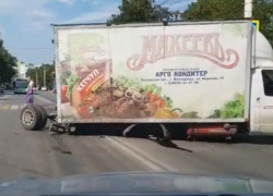 «Газель» с вырванным задним мостом перегородила дорогу на Энтузиастов