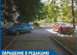 Они заезжают через пешеходный переход и паркуются на тротуаре, - разъяренная нарушением парковки волгодончанка