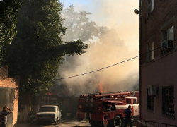 В старой части Волгодонска дотла сгорели десятки гаражей