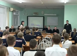 Зимняя дорога — не место для игр: Госавтоинспекция провела урок безопасности для школьников