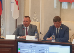 Прямо сейчас депутаты Волгодонска в здании мэрии принимают отставку главы администрации 