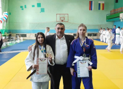 Волгодонцы завоевали «золото» и «серебро» открытого турнира по дзюдо 