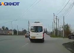 «На дорогах Волгодонска ничего не меняется»: сразу два грубых нарушения ПДД зафиксировал видеорегистратор