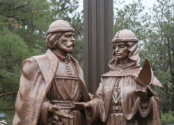 12 лет назад в Волгодонске открыли памятник святым Петру и Февронии