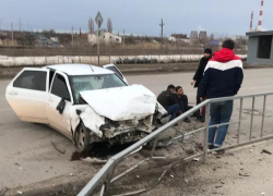 "Приору" и  "Мицубиси" разворотило после ДТП на Железнодорожной, есть пострадавшие