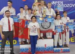 Россыпь наград завоевали волгодонские спортсмены на всероссийском турнире по каратэ 