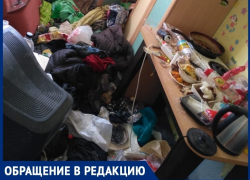 Горы мусора в комнате складирует сосед по квартире 62-летней волгодончанки