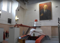 На Цимлянской ГЭС завершили модернизацию «сталинской» турбины под портретом Ленина