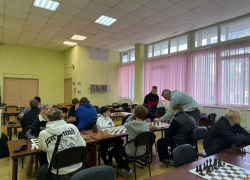 Для проблемных подростков провели турнир по шашкам в Волгодонске 