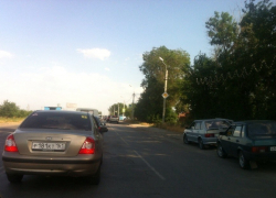 В Волгодонске образовалась большая автомобильная пробка через мост