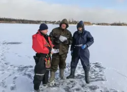 Спасатели предупредили об опасности подледной рыбалки в Волгодонске