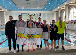 Больше 40 медалей завоевали волгодонские спортсмены на соревнованиях по плаванию 