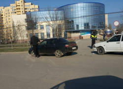 В Волгодонске у «Мирного атома» столкнулись два ВАЗа 