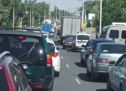 «Стоим в пробке 40 минут»: огромная пробка образовалась на трассе Волгодонск — Цимлянск