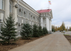 Неадекватная женщина пыталась сжечь себя возле администрации Волгодонска 