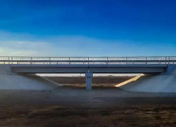 В Зимовниковском районе за 38 миллионов рублей отремонтировали мост 