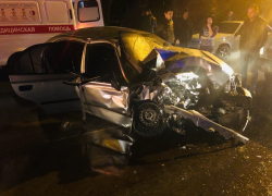 В груды металла превратились машины после ДТП на Морской в Волгодонске,есть пострадавшие