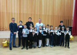 Два десятка первоклассников получили свои первые знаки отличия ГТО в Волгодонске