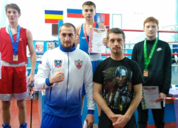Юные боксеры из Волгодонска вернулись с победами с первенства Ростовской области