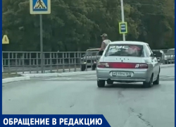 Студентов едва не сбил, и дедушку чудом объехал: что творит лихач на дороге 