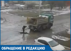 С лопаты в лужу: Как заделывают ямы в Волгодонске 