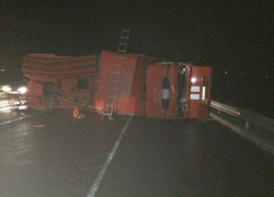 Иномарка протаранила пожарную машину на Цимлянском мосту – есть пострадавшие