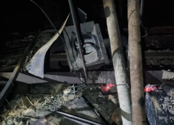 Два человека погибли в загоревшемся маленьком вагончике в Константиновском районе 