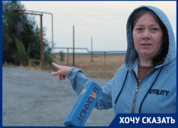 «Дорога призрак»: разбитый в хлам единственный въезд с трассы в станицу Кумшацкую оказался бесхозным
