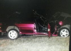 18-летний водитель разбился в ДТП под Волгодонском, залетев на ВАЗе под большегруз
