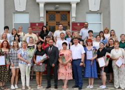 Коммерческая элита Волгодонска: лучших работников сферы торговли наградили в администрации 