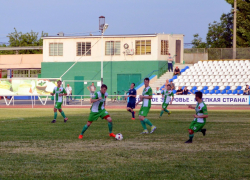 ФК "Волгодонск" с разгромным счетом проиграл "Кобарту" и скатился на третье место