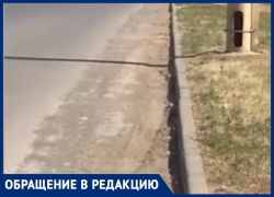 Грязь и пыль у обочины в квартале В-9 запечатлел волгодонец