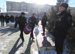 17 лет назад в Волгодонске открыли памятник погибшим милиционерам 