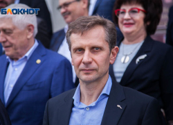 «Установил освещение во дворе и порадовал детей походами в кино»: как отработал год депутат Сергей Ольховский