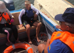Парусник с двумя спортсменами перевернулся в акватории Цимлянского водохранилища