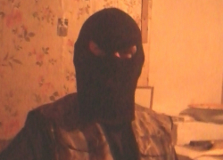 Из-за оскорблений в адрес матери волгодонец убил своего соседа и скинул его тело в выгребную яму