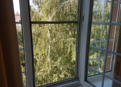 В Волгодонске 32-летний мужчина упал из окна многоэтажки