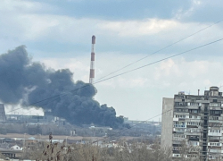 «Был слышен звук взрыва, горит металлоприемка»: очевидцы о пожаре в промзоне Волгодонска