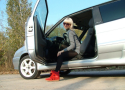 В Волгодонске у финалистки конкурса «Мисс Блокнот-2014» сняли колеса с машины