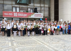Сотни  волгодонцев спели песню День Победы 