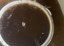 Черная вода из водопровода пошла в Цимлянске