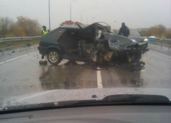 Две машины превратились в груду металла после ДТП на трассе Цимлянск-Волгодонск 