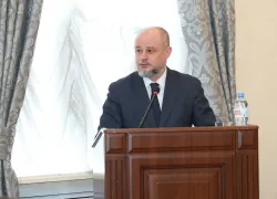 «Впереди много важных дел»: Дмитрий Вельможко отчитался о работе в 2025 году перед депутатами 