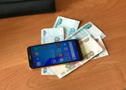 Более 75 тысяч рублей пытался «спасти» житель Волгодонска, но в итоге все равно лишился денег