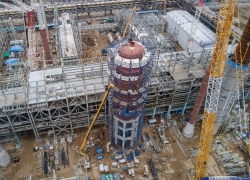 Уникальную гигантскую колонну, изготовленную в Волгодонске, установили на Московском НПЗ