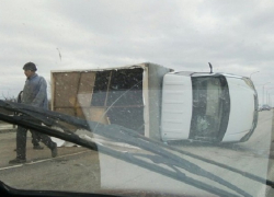 ГАЗель перевернулась на бок в результате ДТП на трассе Цимлянск-Волгодонск