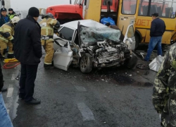 20-летний пассажир ВАЗ-2110 после ДТП со школьным автобусом скончался в больнице