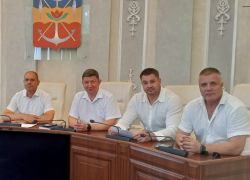 Новые меры социальной поддержки педагогов обсудили на депутатской комиссии