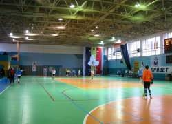 В Волгодонске продолжаются новогодние соревнования по мини-футболу