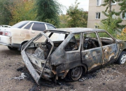 В поселке Зимовниковки сгорел ВАЗ-2109